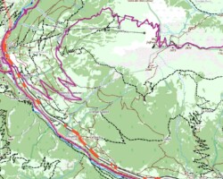 Osmand Offroad provides a lot of data on tracks, but less on geographical features